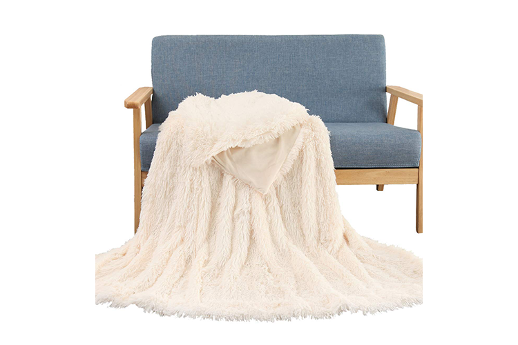 White Shaggy Throw Blanket